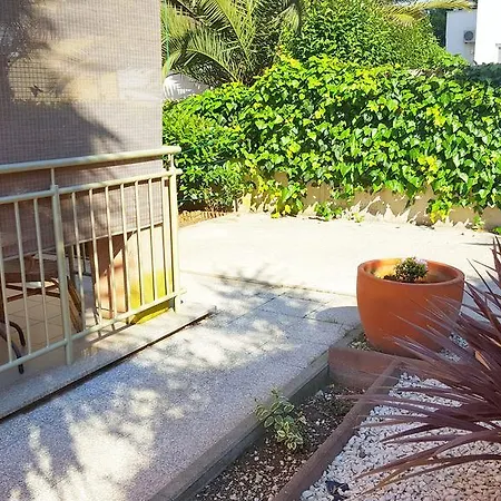 Apartamento Dinola *